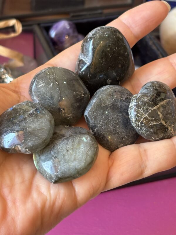 Cœur en Labradorite de Madagascar (environ 35 mm)