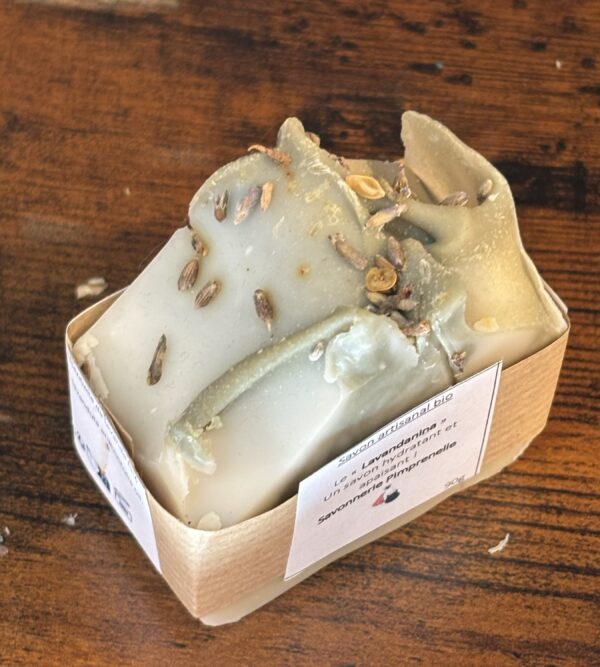 Savon artisanal et biologique - 90g - Lavandina (surgras 8 %) : Savon relaxant et apaisant